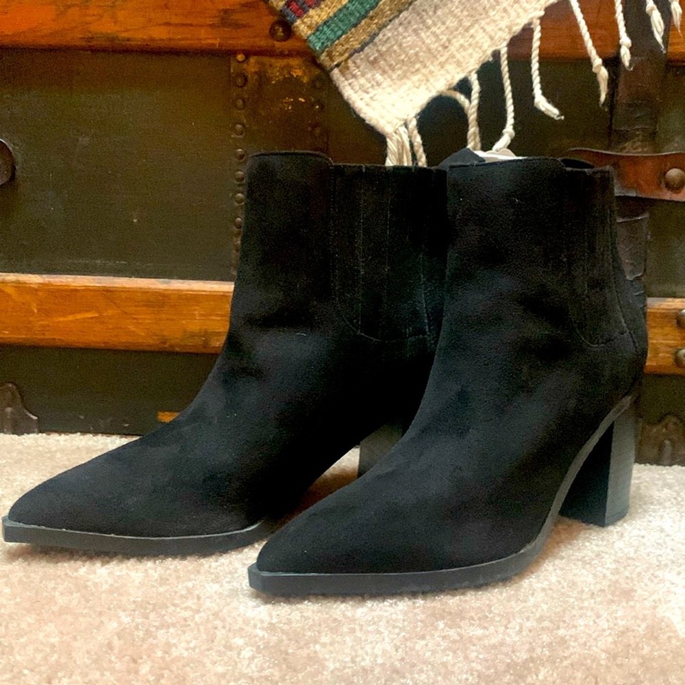 NEW Faux suede black bootie